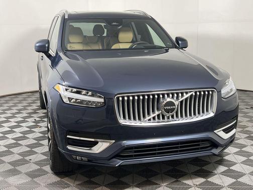 2024 Volvo XC90 B6 Ultimate Bright Theme 7-Seater