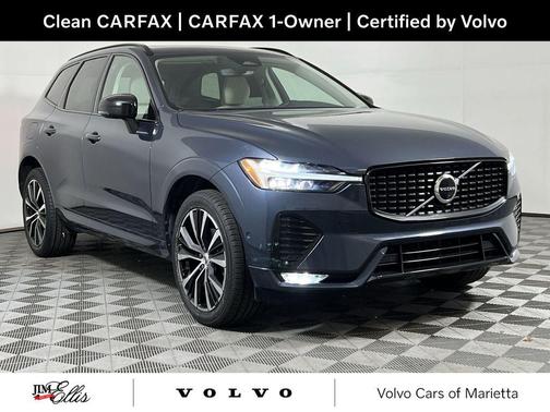 2023 Volvo XC60 Plus Dark Theme