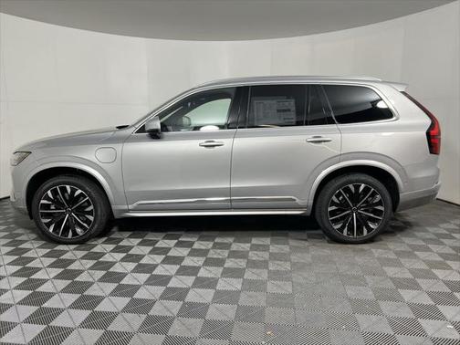 2025 Volvo XC90 Plug-In Hybrid T8 Plus 7-Seater