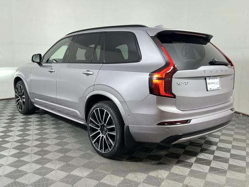 2026 Volvo XC90 B6 Ultra Dark Theme 7-Seater