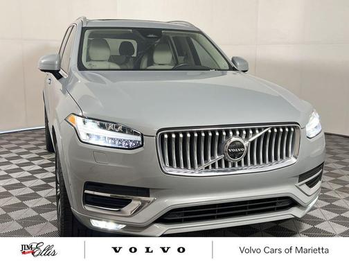 2024 Volvo XC90 B5 Plus Bright Theme