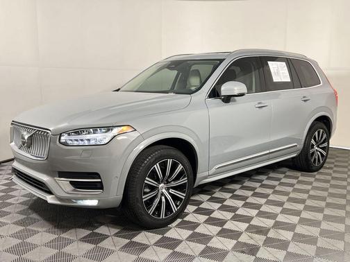 2024 Volvo XC90 B5 Plus Bright Theme