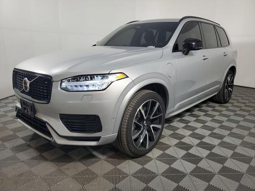 2023 Volvo XC90 Recharge Plug-In Hybrid T8 Ultimate Dark Theme 7-Seater