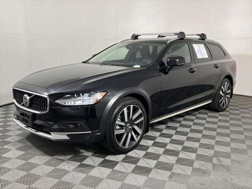 2023 Volvo V90 Cross Country B6 Ultimate