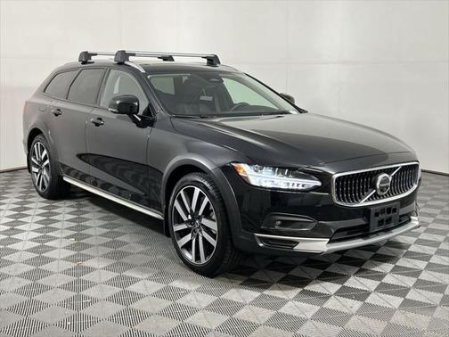 2023 Volvo V90 Cross Country B6 Ultimate
