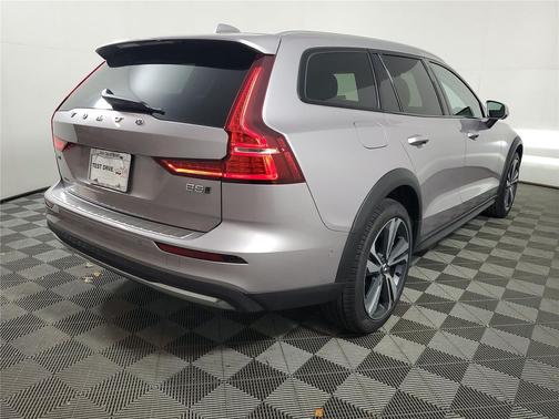 Aurora Silver 2026 Volvo V60 Cross Country Plus, B5 AWD Gas (mild hybrid)