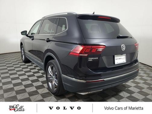 Deep Black Pearl 2020 Volkswagen Tiguan 2.0T SEL