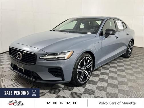 2022 Volvo S60 Recharge Plug-In Hybrid T8 R-Design Expression