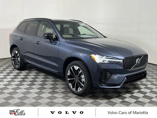 2026 Volvo XC60 B5 Plus