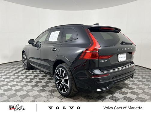 2025 Volvo XC60 Plus
