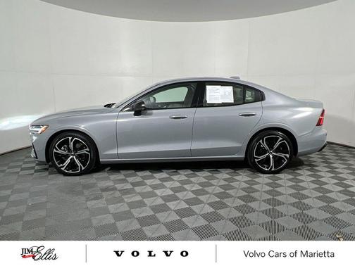 2024 Volvo S60 B5 Core Dark Theme