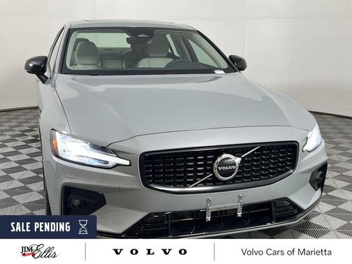 2024 Volvo S60 B5 Core Dark Theme