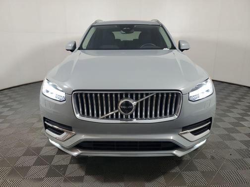 2024 Volvo XC90 B6 Plus Bright Theme 7-Seater