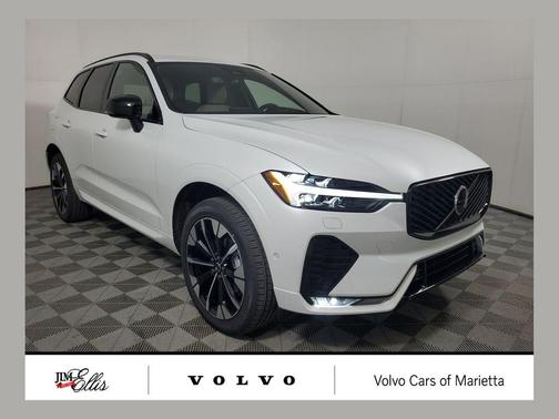 Crystal White Metallic 2026 Volvo XC60 B5 Plus