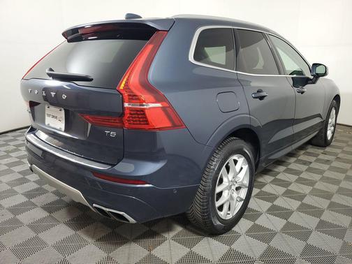 2019 Volvo XC60 T5 Momentum