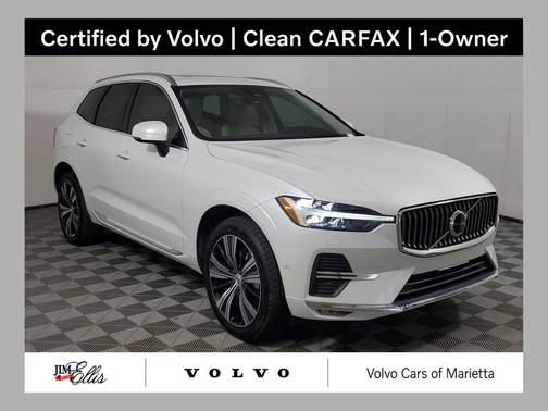 Crystal White Metallic 2023 Volvo XC60 B5 Plus Bright Theme