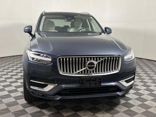2024 Volvo XC90 B6 Ultimate Bright Theme 6-Seater