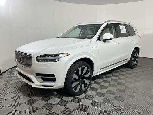 2023 Volvo XC90 Recharge Plug-In Hybrid T8 Ultimate Bright Theme 7-Seater