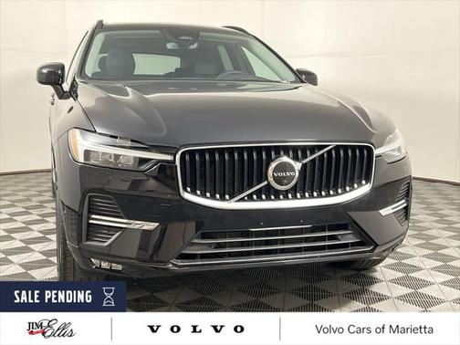 2022 Volvo XC60 B5 Momentum