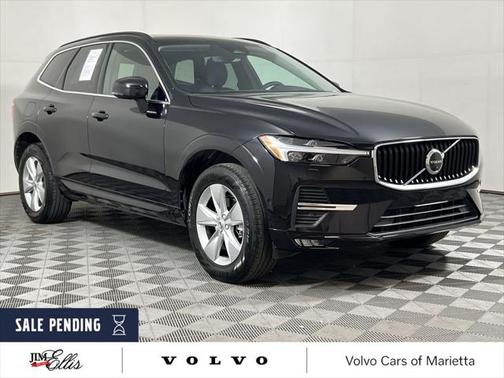 2022 Volvo XC60 B5 Momentum