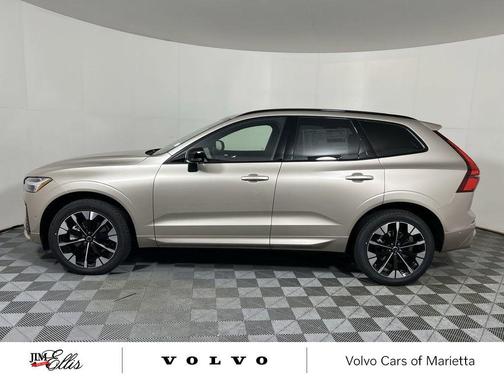 2026 Volvo XC60 B5 Plus