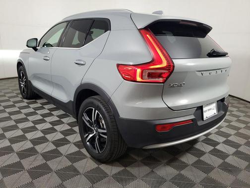 Gray 2025 Volvo XC40 B5 Core Bright Theme