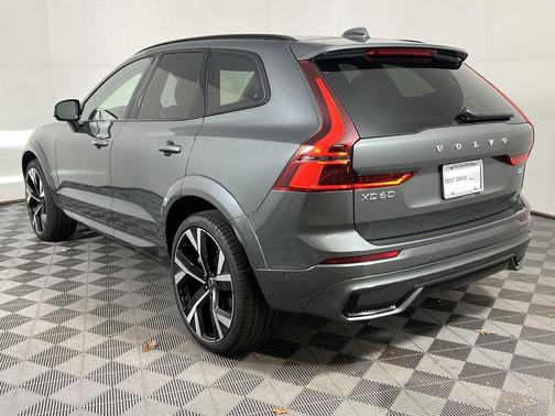 2026 Volvo XC60 B5 Ultra