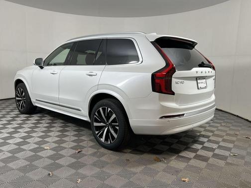 2026 Volvo XC90 B5 Core