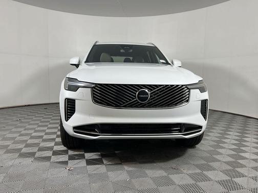 2026 Volvo XC90 B5 Core