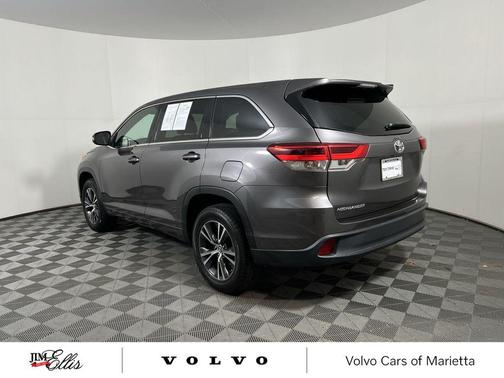 2017 Toyota Highlander LE
