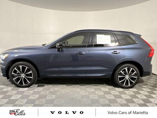 2024 Volvo XC60 B5 Plus Dark Theme