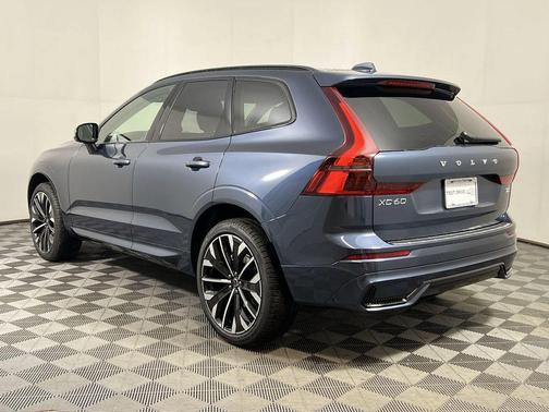 2026 Volvo XC60 B5 Ultra