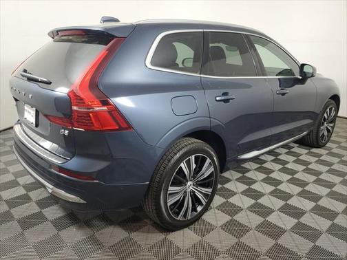 2023 Volvo XC60 B5 Plus Bright Theme