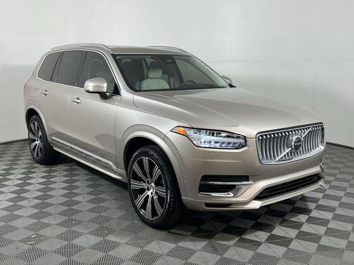 2025 Volvo XC90 Plug-In Hybrid T8 Ultra 6-Seater