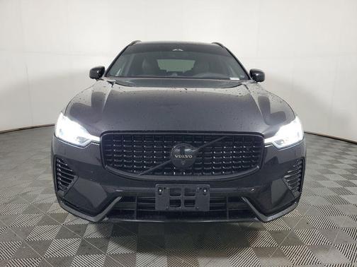 2024 Volvo XC60 Recharge Plug-In Hybrid T8 Ultimate Black Edition