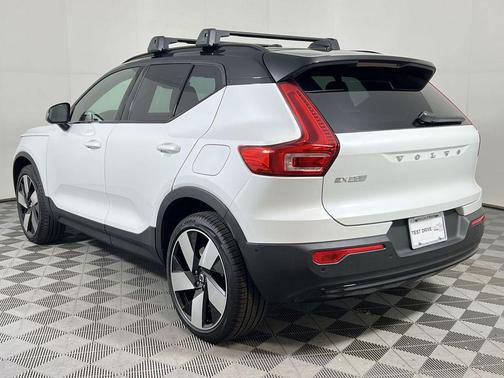 2026 Volvo EX40 Single Motor Extended Range Plus