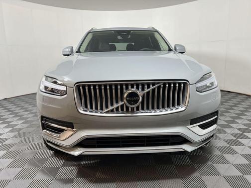 2024 Volvo XC90 Recharge Plug-In Hybrid T8 Ultimate Bright Theme 7-Seater