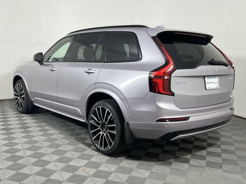 2026 Volvo XC90 B6 Ultra Dark Theme 7-Seater
