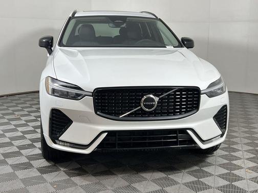 2025 Volvo XC60 B5 Core