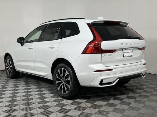 2025 Volvo XC60 B5 Core