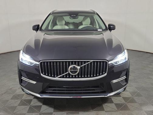 Onyx Black Metallic 2023 Volvo XC60 B5 Ultimate Bright Theme