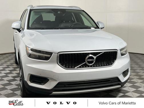 2020 Volvo XC40 T5 Momentum