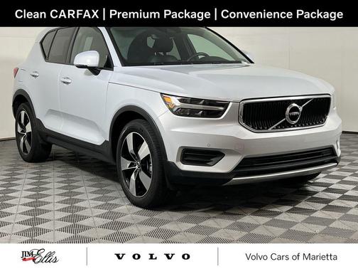2020 Volvo XC40 T5 Momentum