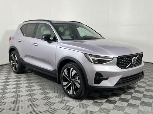2026 Volvo XC40 B5 Ultra
