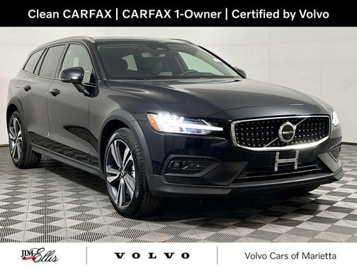 2025 Volvo V60 Cross Country Plus, B5 AWD Gas (mild hybrid)