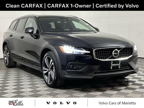 2025 Volvo V60 Cross Country Plus, B5 AWD Gas (mild hybrid)