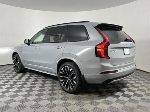 2026 Volvo XC90 Plug-In Hybrid T8 Ultra Dark Theme 7-Seater