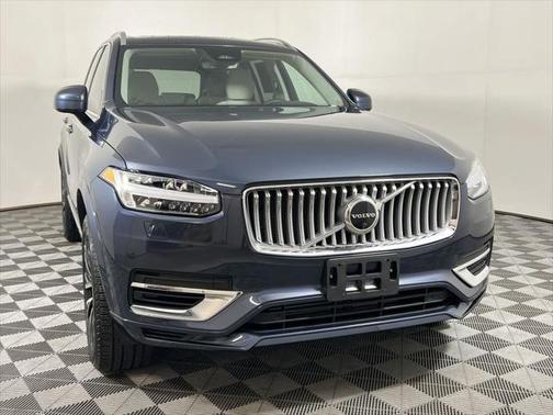 2023 Volvo XC90 Recharge Plug-In Hybrid T8 Plus Bright Theme 7-Seater