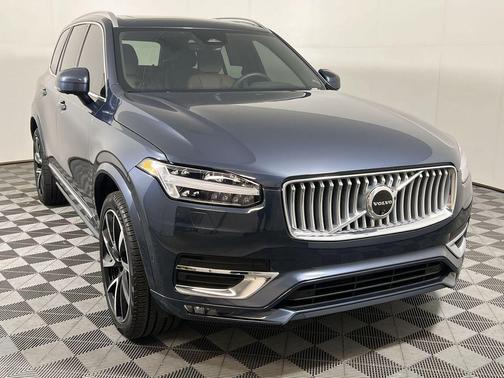 2024 Volvo XC90 B5 Plus Bright Theme