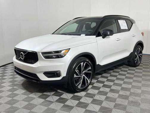 2021 Volvo XC40 T5 R-Design